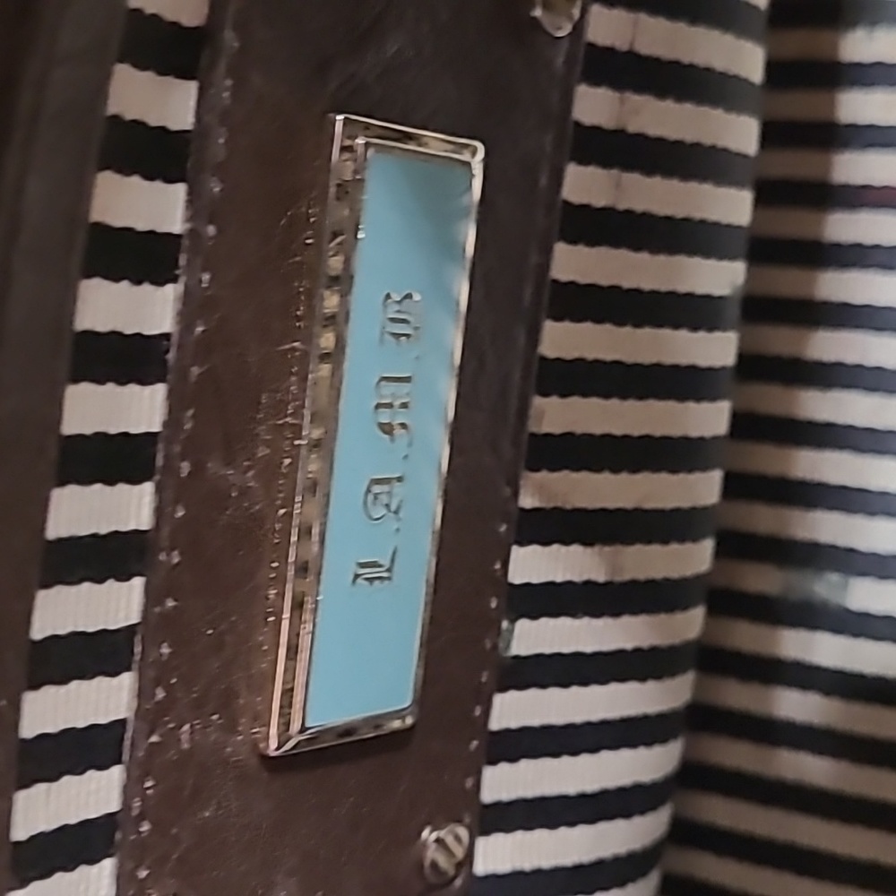 L.A.M.B. Iconic Rasta Bag Large - Picture 12 of 14